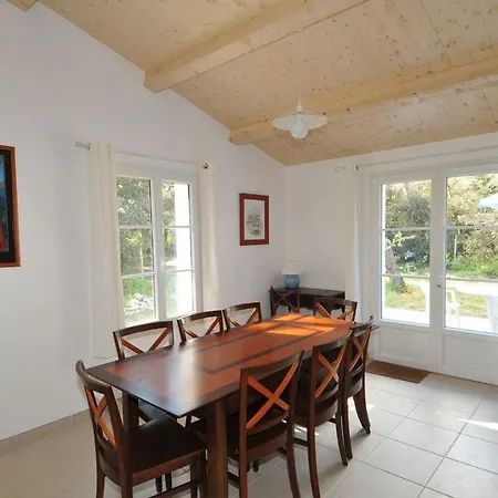 Villa Avec Beaucoup De Charme, Neuve De 2016 *