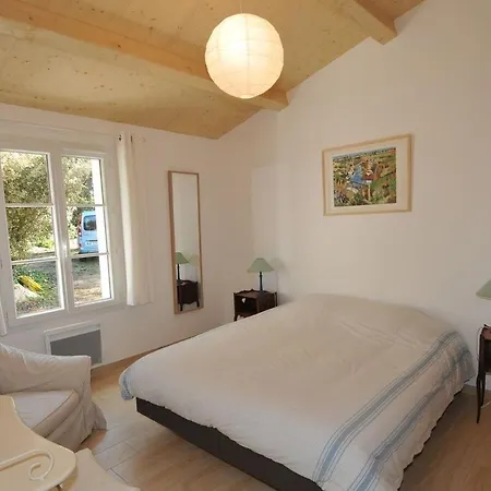 Villa Avec Beaucoup De Charme, Neuve De 2016 *